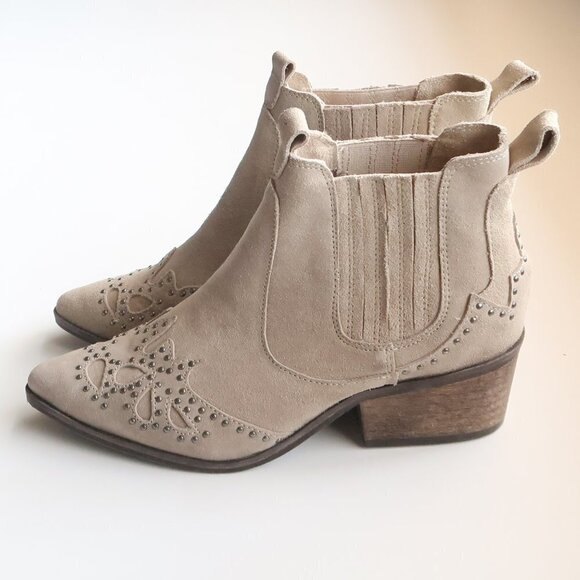 Matisse x Amuse Society Beige Suede Leather Studded Western Ankle Boots Booties - Picture 12 of 16